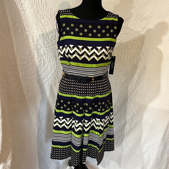 Tahari Dresses & Skirts - Tahari belted dress, size 2, NWT